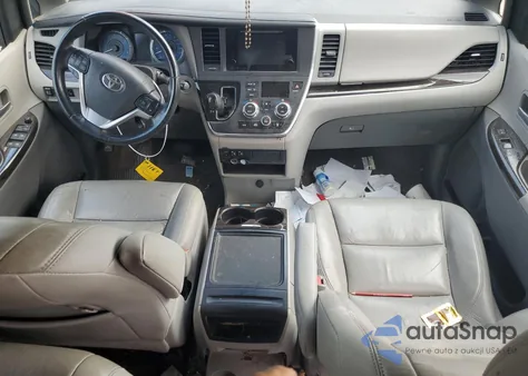 2017 Toyota Sienna Xle z USA, uszkodzony, nr VIN 5TDYZ3DCXHS825115